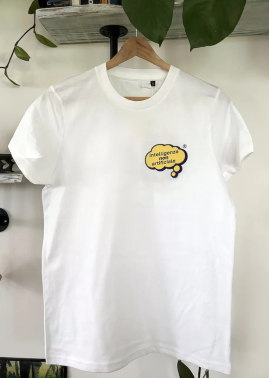 T-shirt bianca Intelligenza NON Artificiale