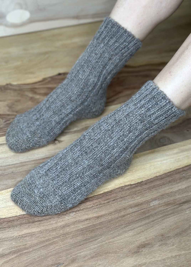 Non-slip wool and alpaca socks