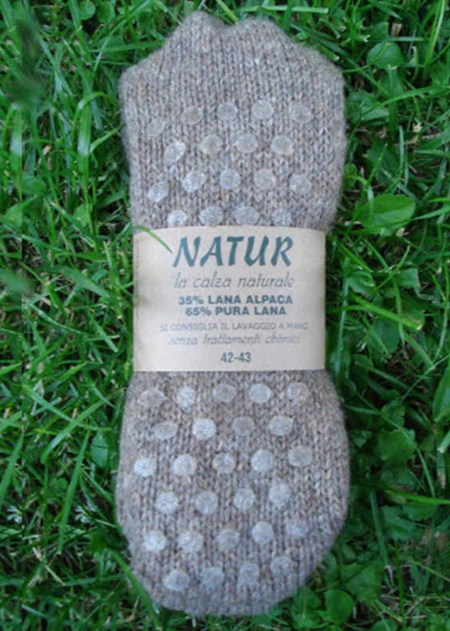 Non-slip wool and alpaca socks