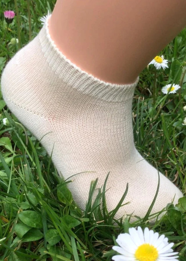 Socks in undyed organic cotton