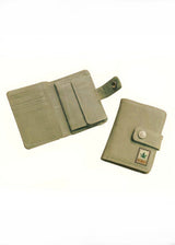 Wallet with hemp button