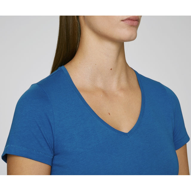 Evoker women's V-neck sweater in organic cotton