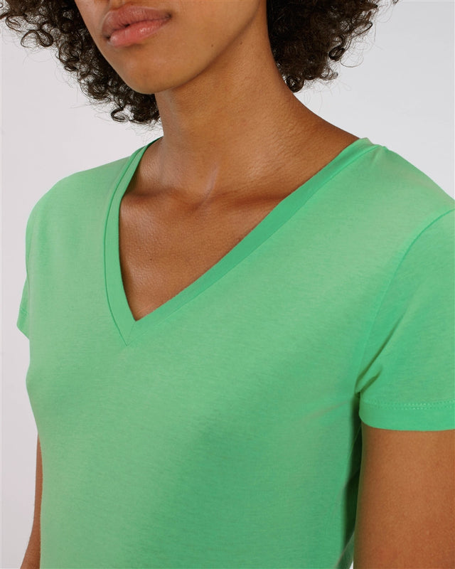 Evoker women's V-neck sweater in organic cotton