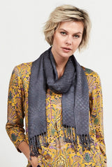 Fairtrade scarf with fringes in viscose