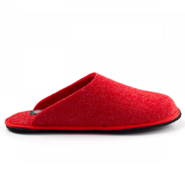 Red Holi slippers in wool felt