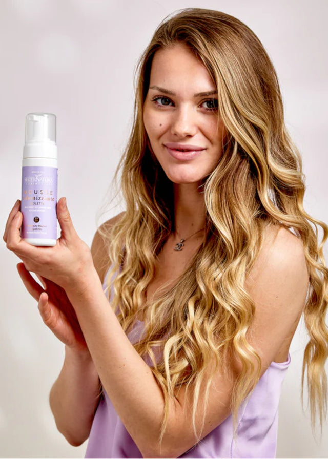 Violet volumizing mousse