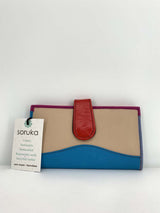 Smart women's wallet in Fairtrade recycled leather