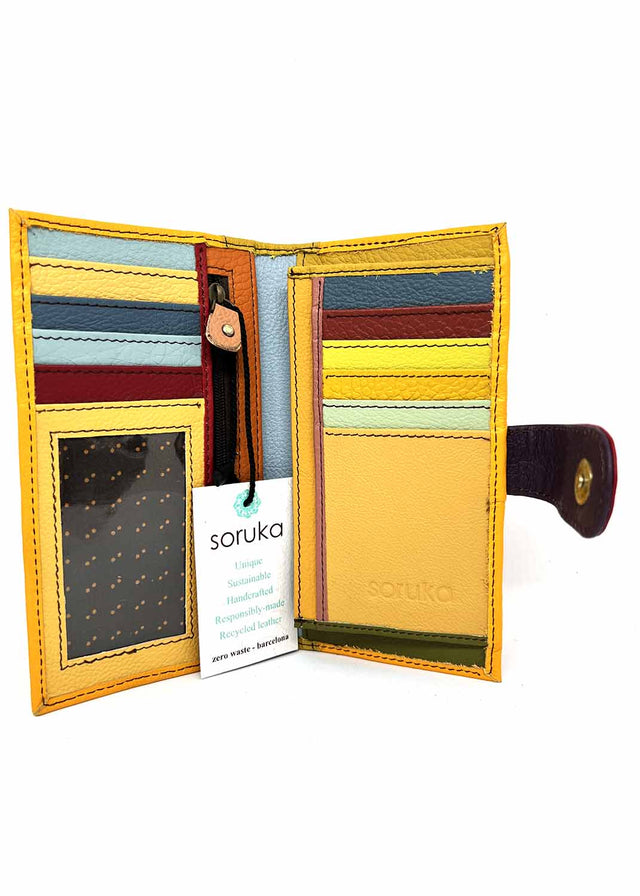 Smart women's wallet in Fairtrade recycled leather