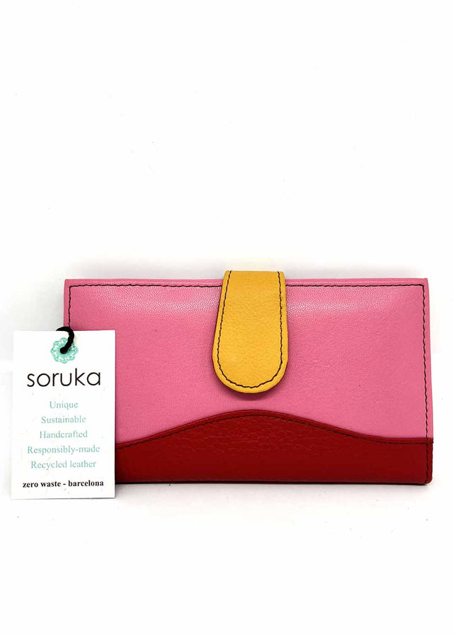 Smart women's wallet in Fairtrade recycled leather