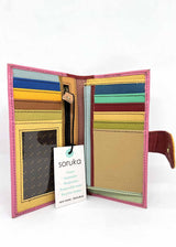 Smart women's wallet in Fairtrade recycled leather