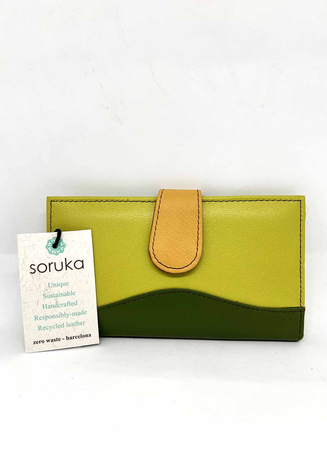 Smart women's wallet in Fairtrade recycled leather