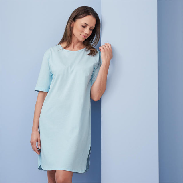 Basic short-sleeved nightdress in organic cotton