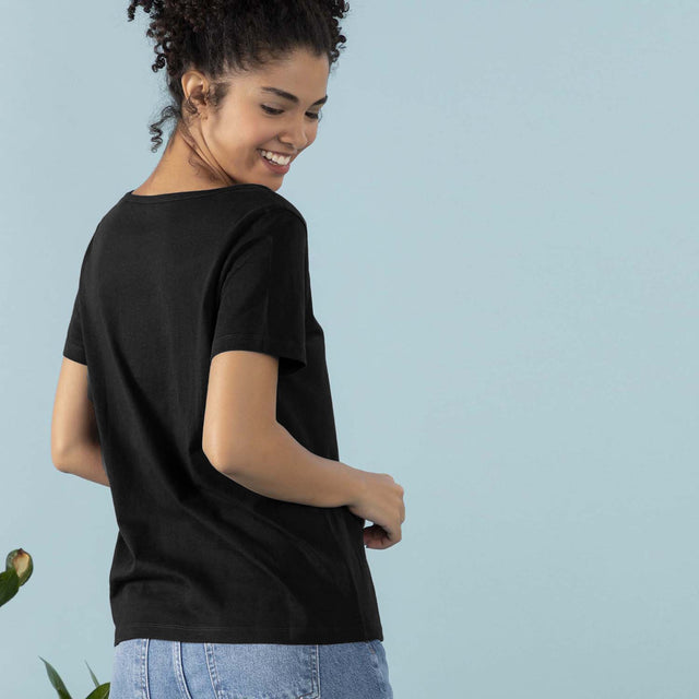 Wide neckline T-shirt in organic cotton