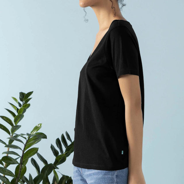 Wide neckline T-shirt in organic cotton