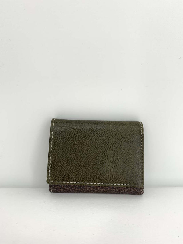 Smooth wallet with Fairtrade vegetable tanning