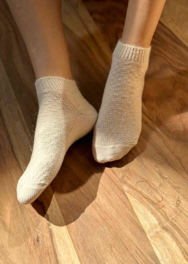 Women's ghost sneaker socks in Alpaca and Wool