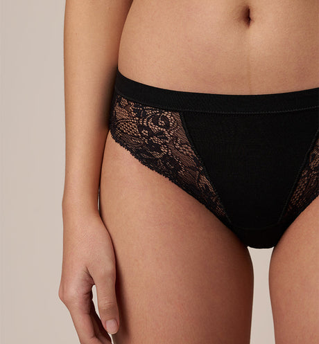 Briefs with beech vegetable fiber lace