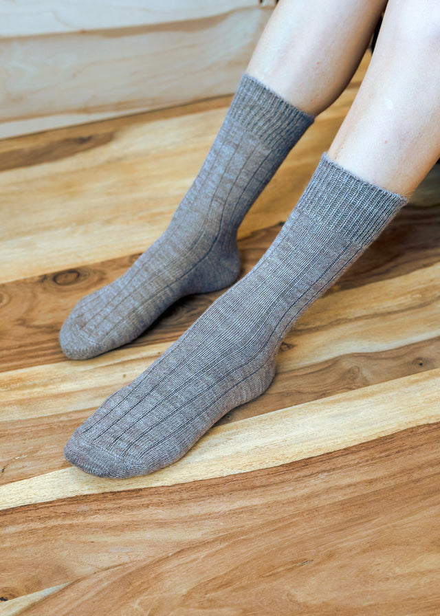 Short thin socks for women and men in Alpaca and Wool