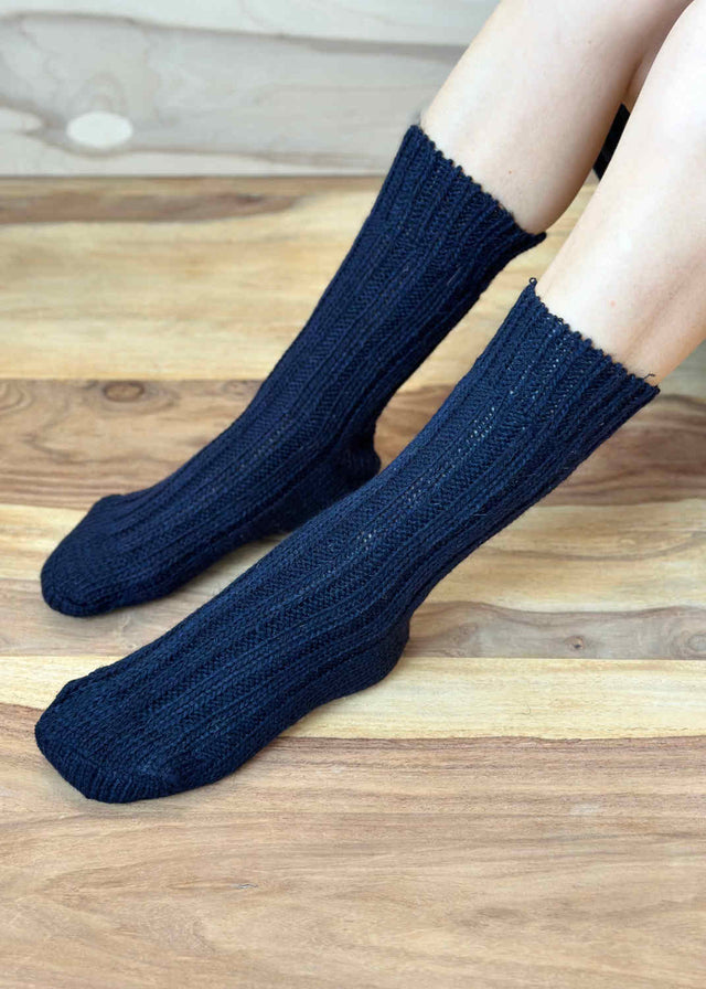 Short heavy socks for women and men in Alpaca and Wool