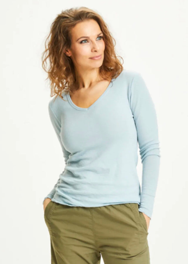 BLUSBAR V-neck sweater for women in pure merino wool