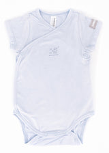 Short-sleeved bodysuit in light blue organic bamboo