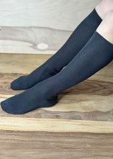 Lightweight long socks in GRAY/BLACK dyed organic cotton