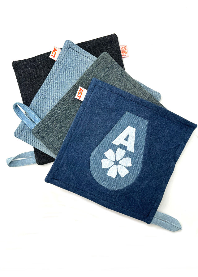 Kitchen pot holders in fair trade recycled denim