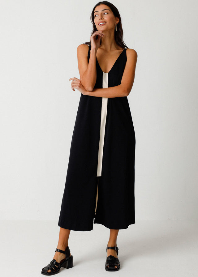 Black women's Zaine dress in pure organic cotton