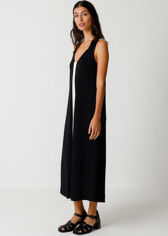 Black women's Zaine dress in pure organic cotton