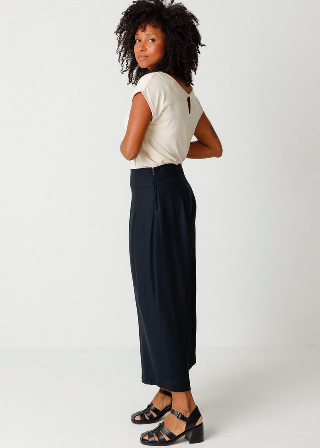 Black Enetz women's trousers in Ecovero