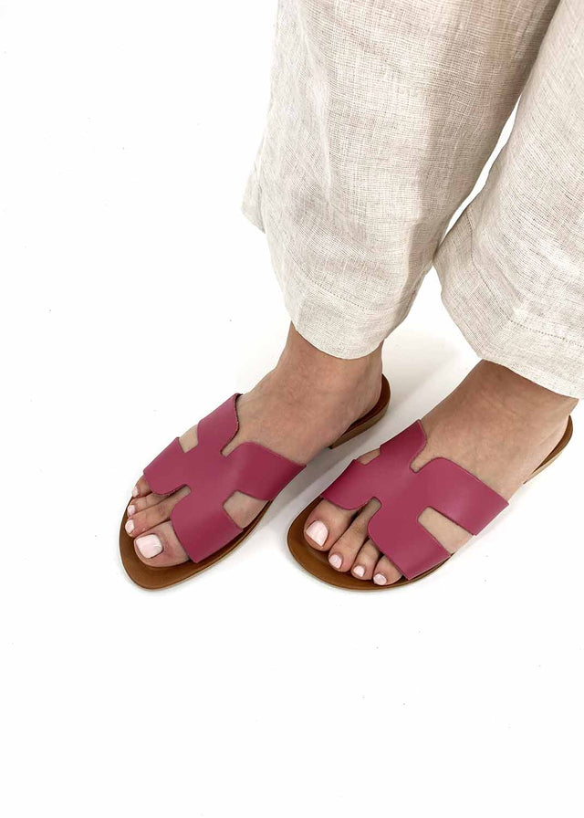 Elegant fuchsia H slippers for women in natural leather