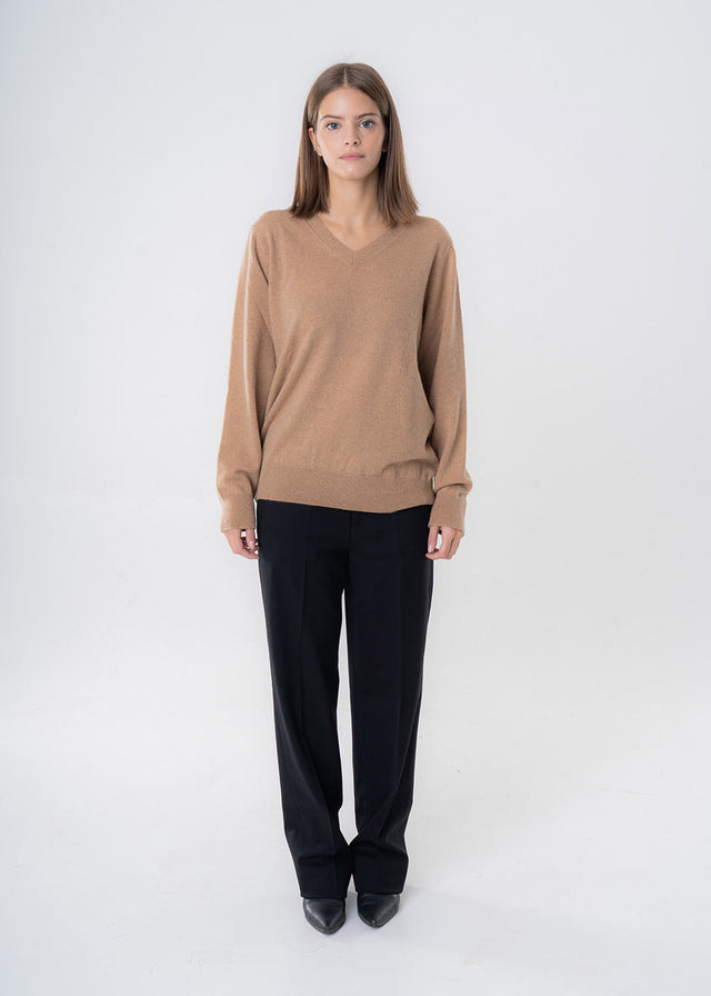 Oversized V-neck sweater in responsible wool and cashmere