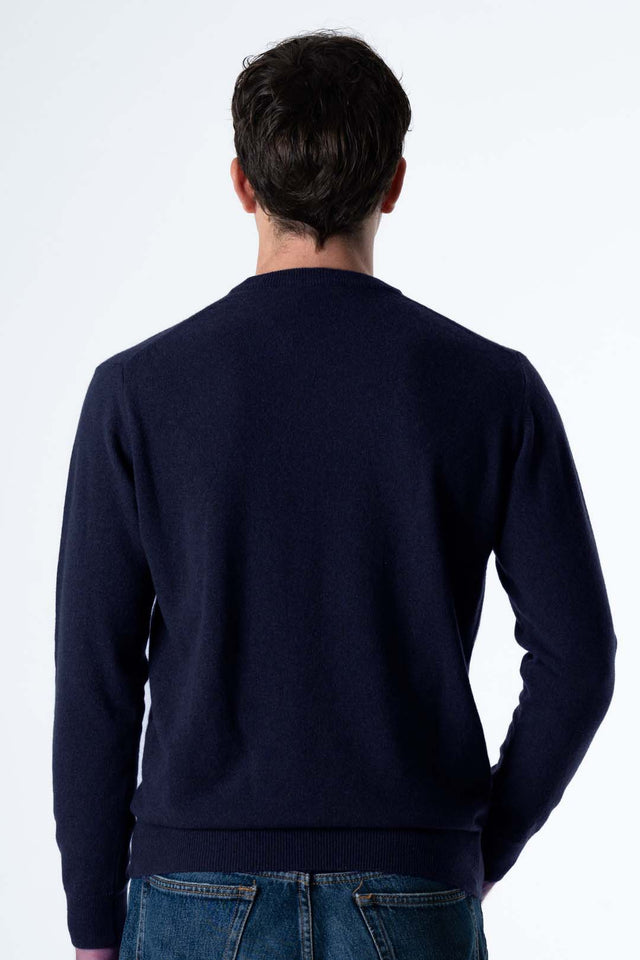 Men's V-Neck Sweater in Recycled Cashmere