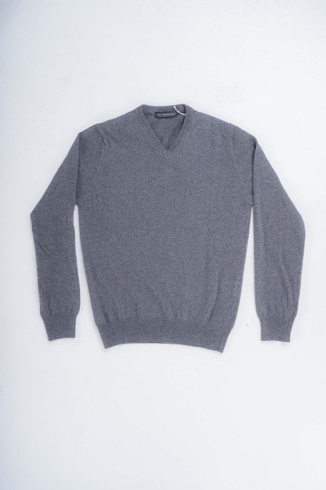 Men's V-Neck Sweater in Recycled Cashmere