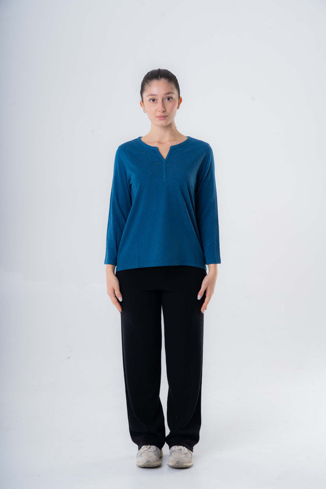 Women's V-Neck Sweater in Pure Organic Cotton