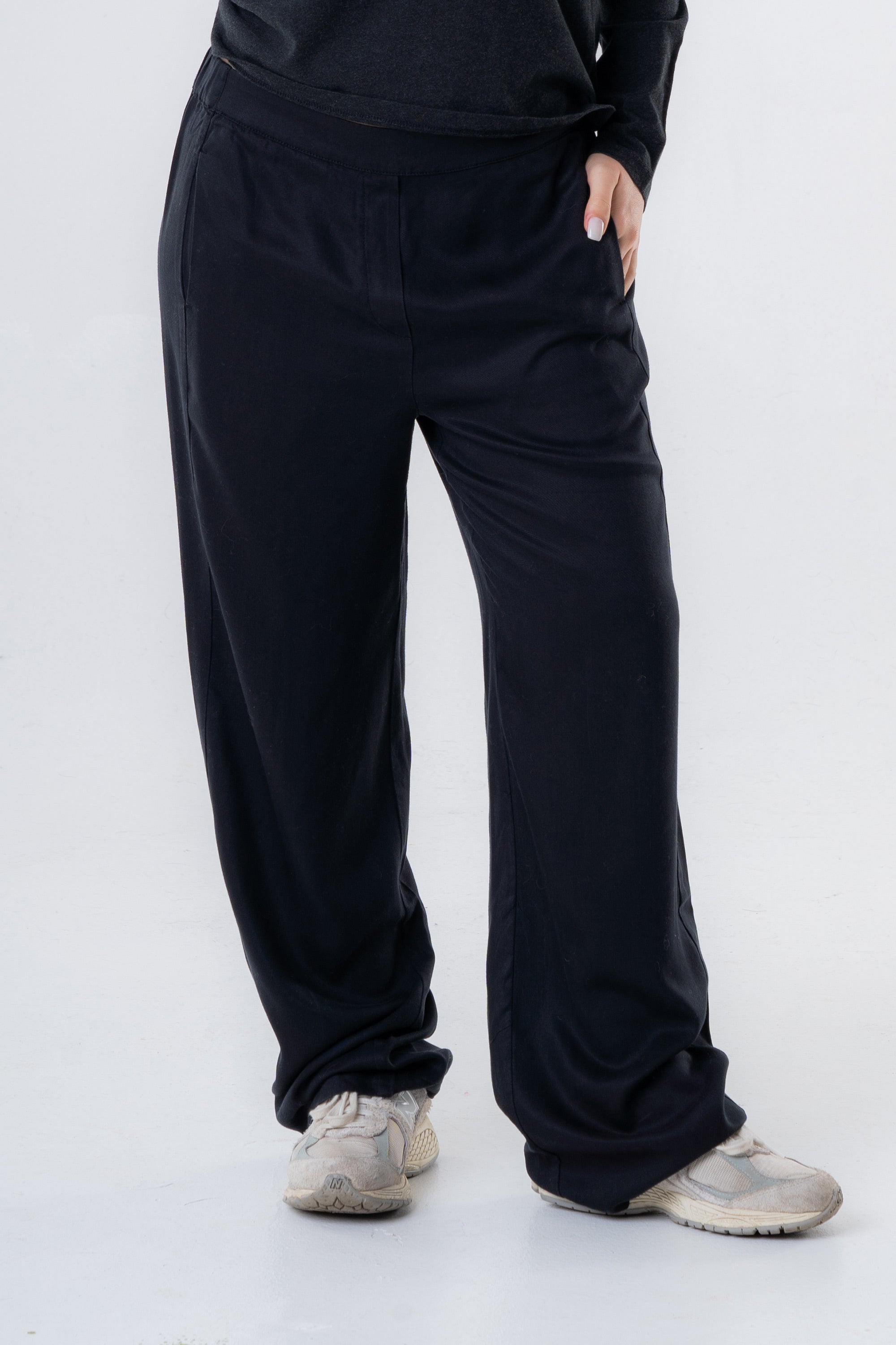 Pantaloni neri da donna best sale