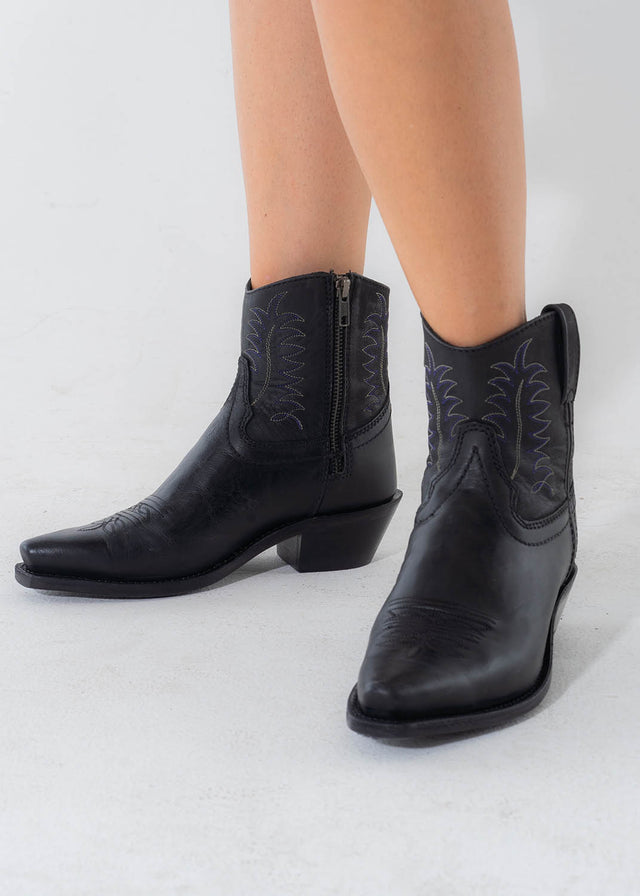 Black Texan ankle boots for women in sustainably tanned leather