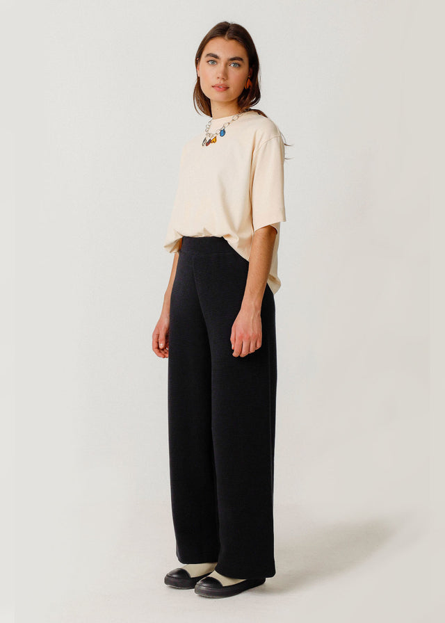 Asua women's trousers in organic cotton